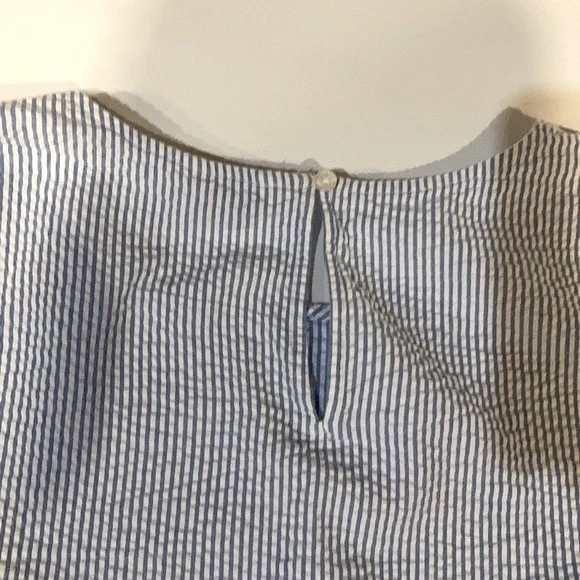 NEW Crown & Ivy Seersucker Striped Bell Sleeve Top White Blue Size M - Picture 12 of 13